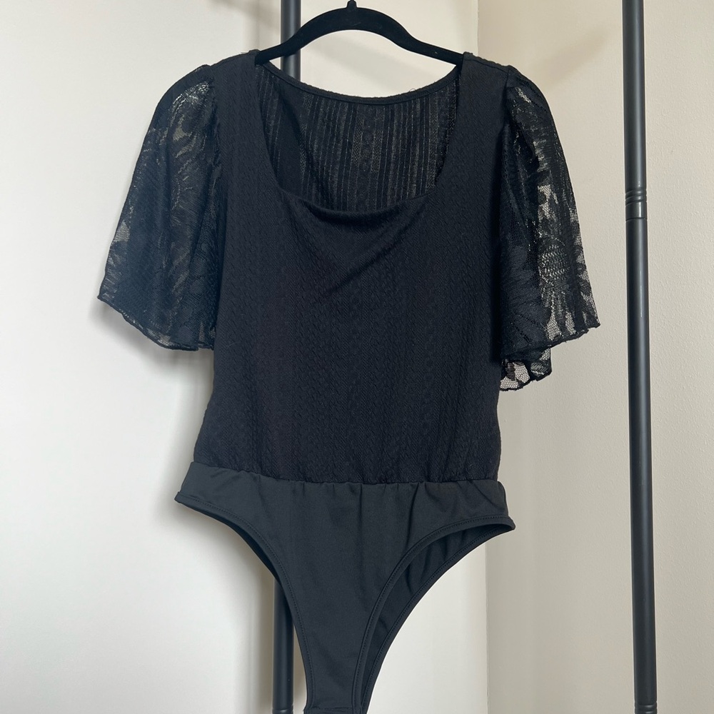 SHEIN Black Lace Flutter Sleeve Bodysuit